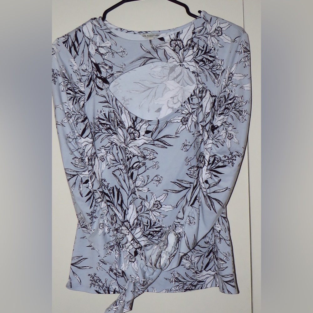 GUESS Stretch Soft Floral Print Cut-Out Blouse Fitted Ruched Long Sleeve (med)